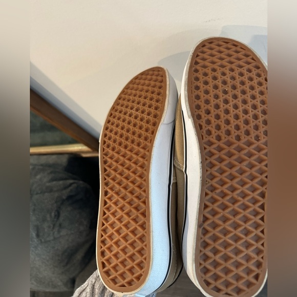 Vans - Picture 4 of 7